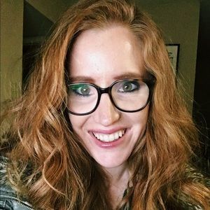 Meet your Posher, Elise